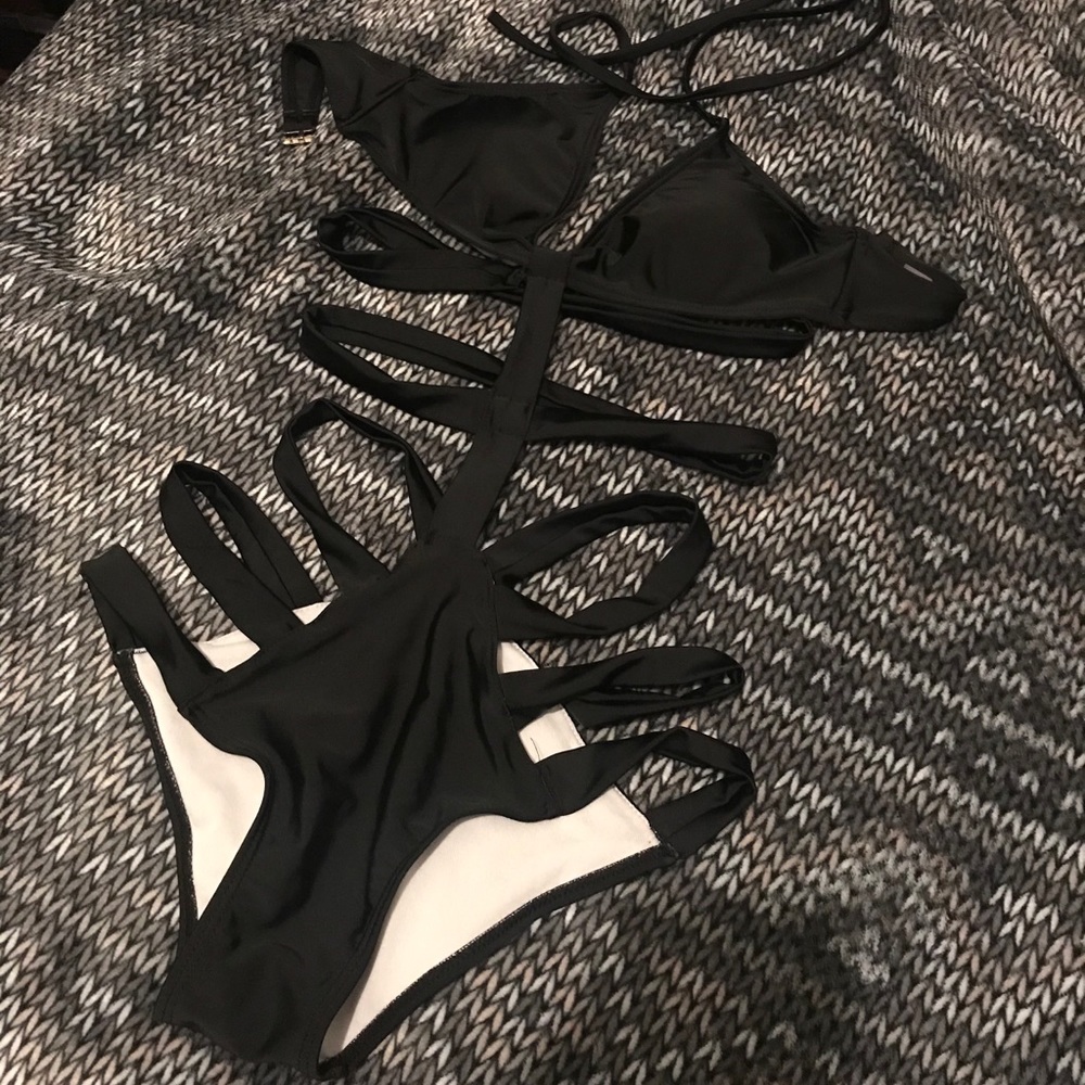Bathing suit sold - Picture 3 of 5